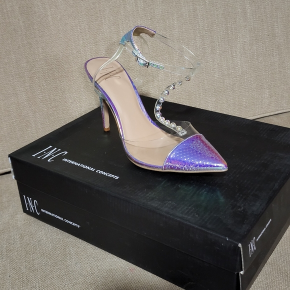 Heels - Picture 6 of 6